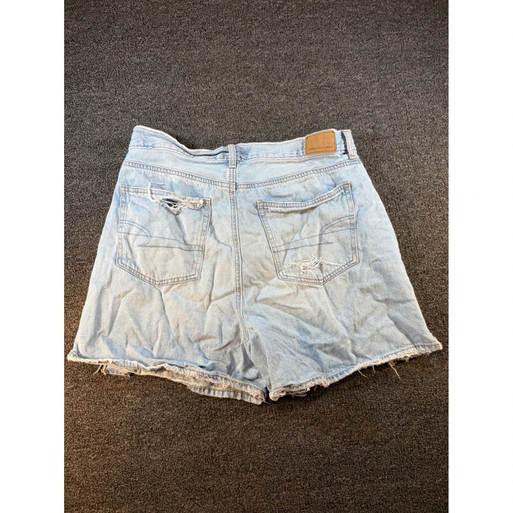 American Eagle Highest Rise Baggy Shorts Light Wash Distressed Denim Size 10